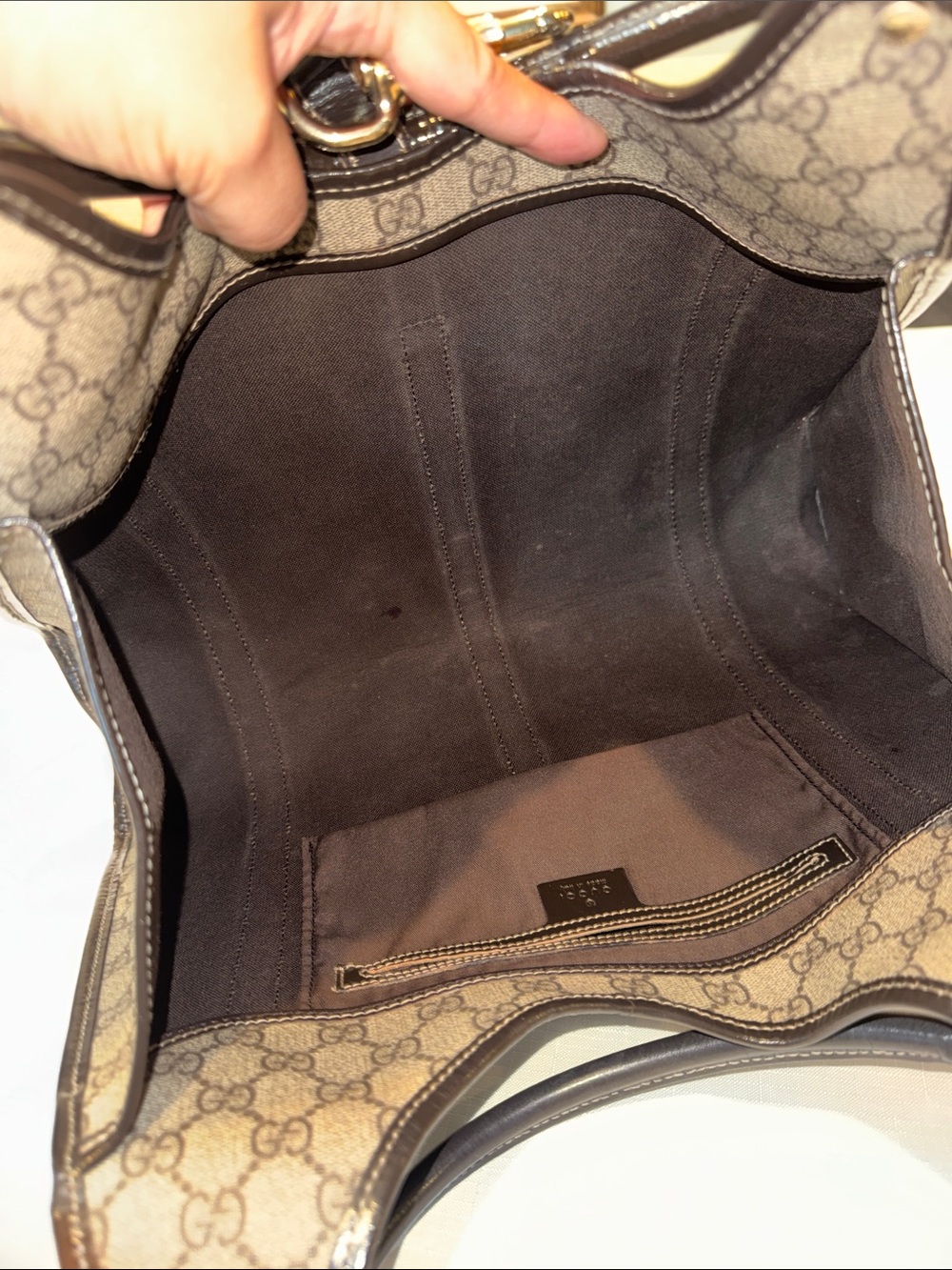 Authentic Gucci GG Supreme Joy Bardot medium shoulder bag - Picture 10 of 13